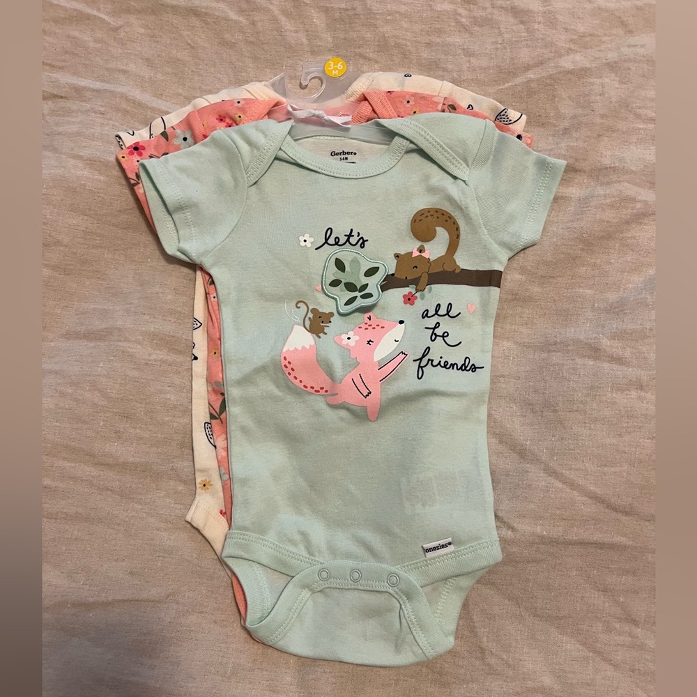 Adorable Gerber onsies- 3pk. Size 3-6 months. NEW, never worn!